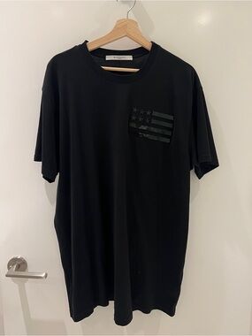 Givenchy Black Short-Sleeve Crewneck T-Shirt with Flag Patch Pattern
